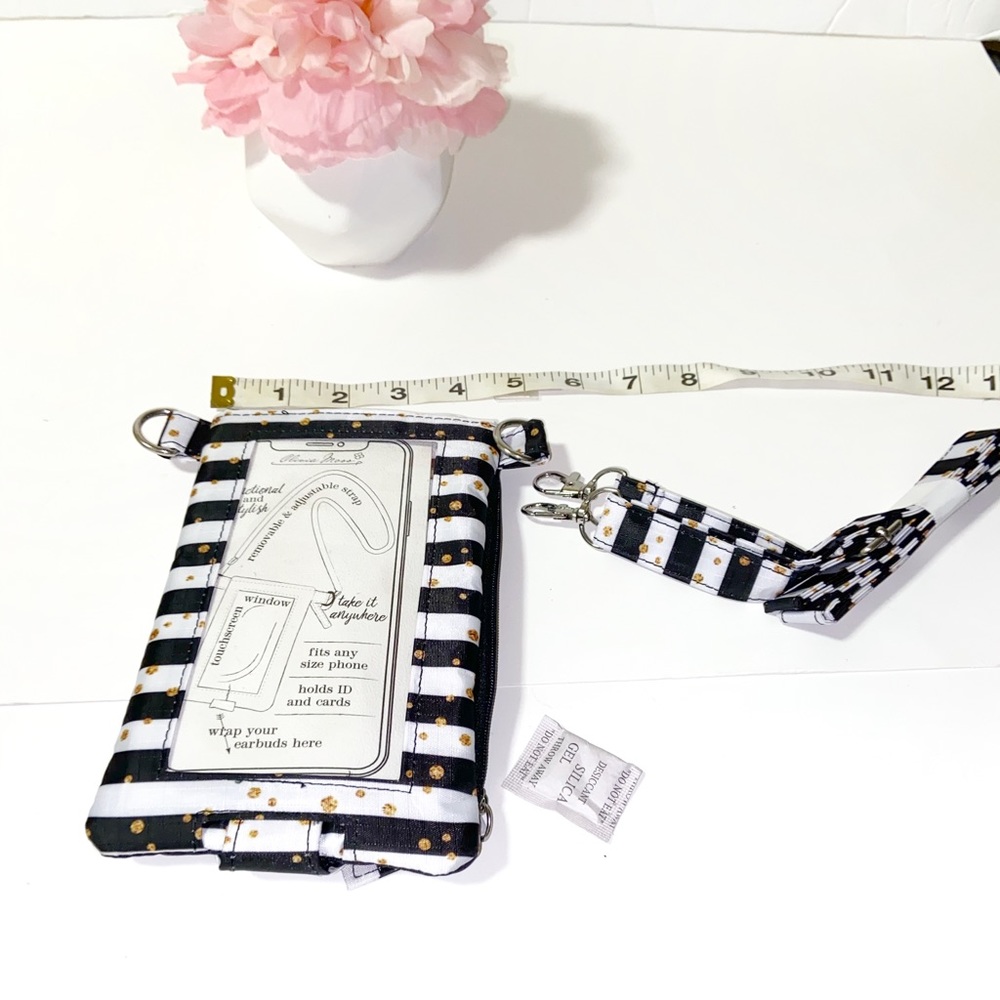 NEW! Cellphone Crossbody Bag